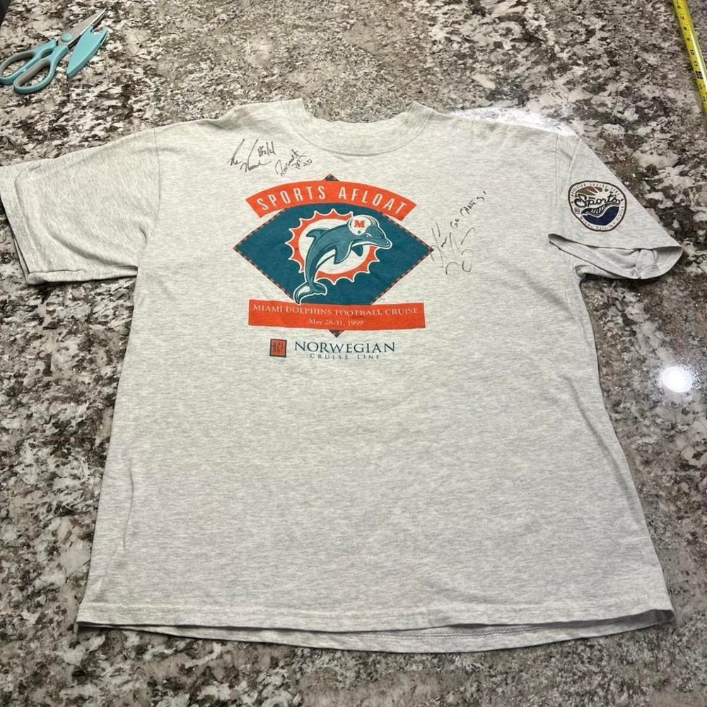 Vintage 1990s Miami dolphins signed tee Size XL